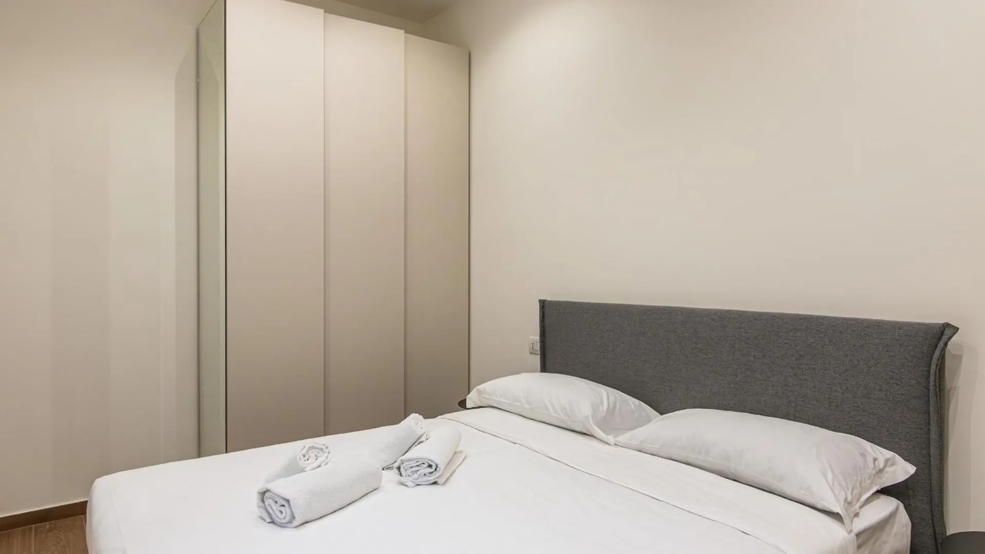 Apartment Mimar Porta Venezia Luxury Suites Milan Italy